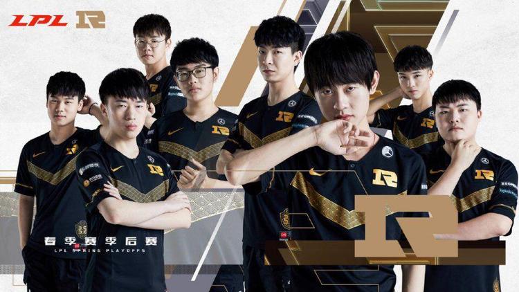 六人完成救 六人完成救